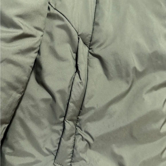 Lululemon Weightless Wunder Reversible Puffer Jacket Size 4 - Picture 7 of 14